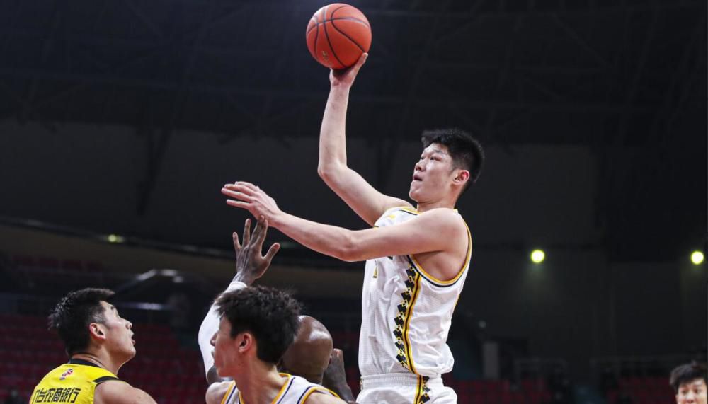 安切洛蒂原本的合同于2024年夏天到期，2021年7月重返皇马以来，安帅为皇马拿下西甲冠军、欧冠冠军、国王杯和世俱杯冠军。